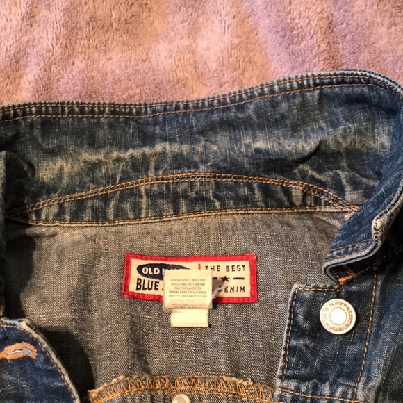 Old Navy woman’s jean jacket. Size Medium. - Picture 6 of 8